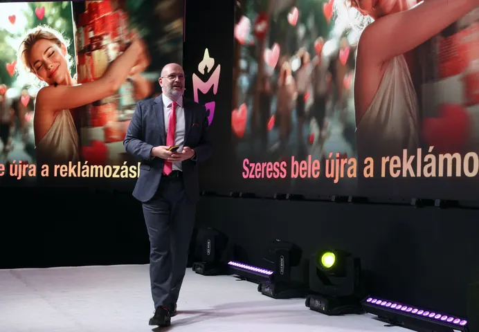 Wolf Gábor a „Szeress bele újra a reklámozásba” előadáson